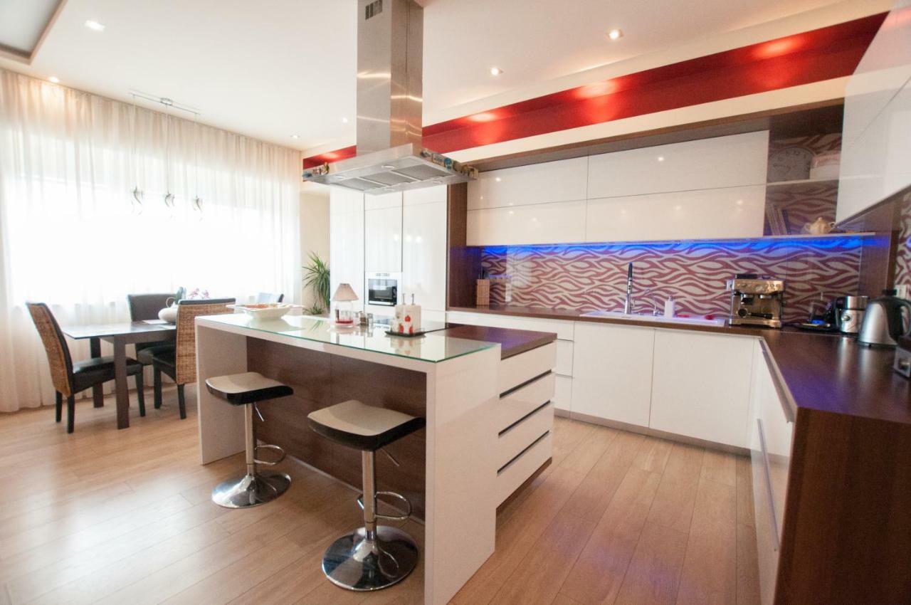 Prestige Apartment Komarno Luaran gambar