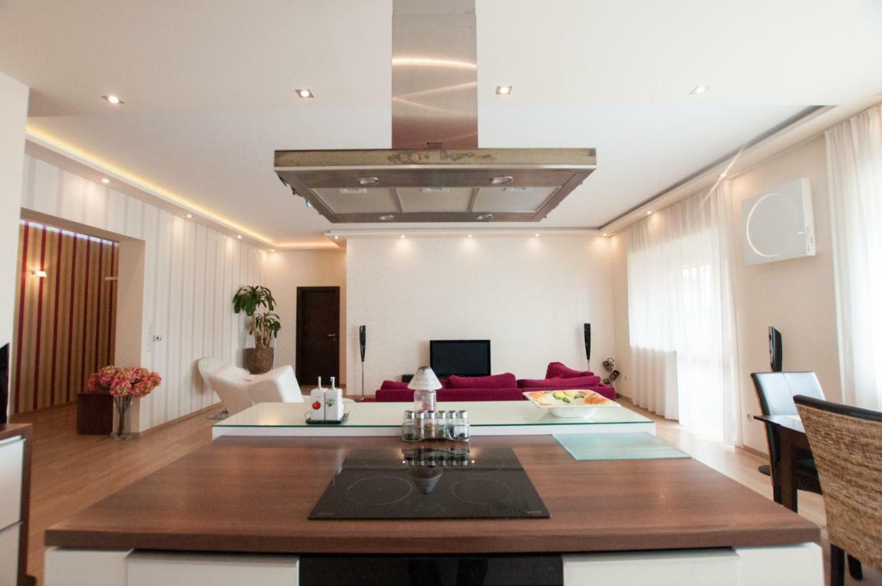 Prestige Apartment Komarno Luaran gambar