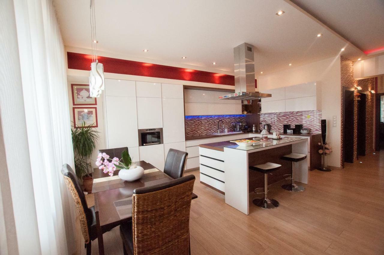 Prestige Apartment Komarno Luaran gambar