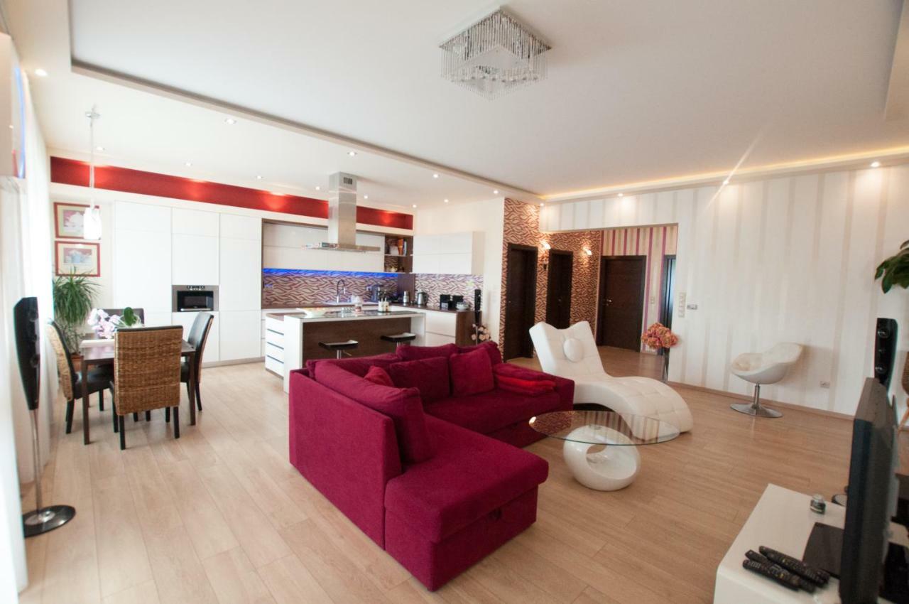 Prestige Apartment Komarno Luaran gambar