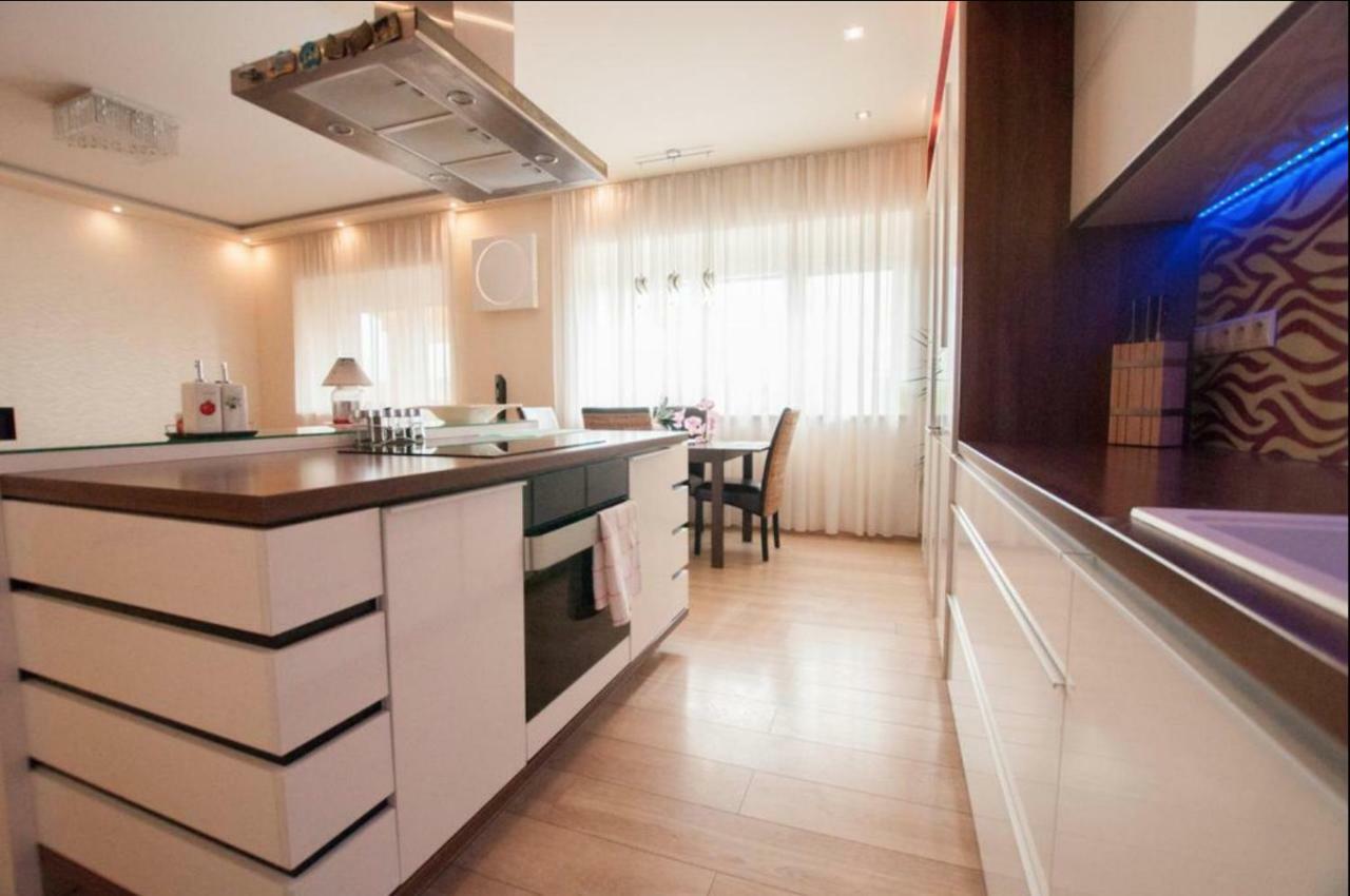 Prestige Apartment Komarno Luaran gambar